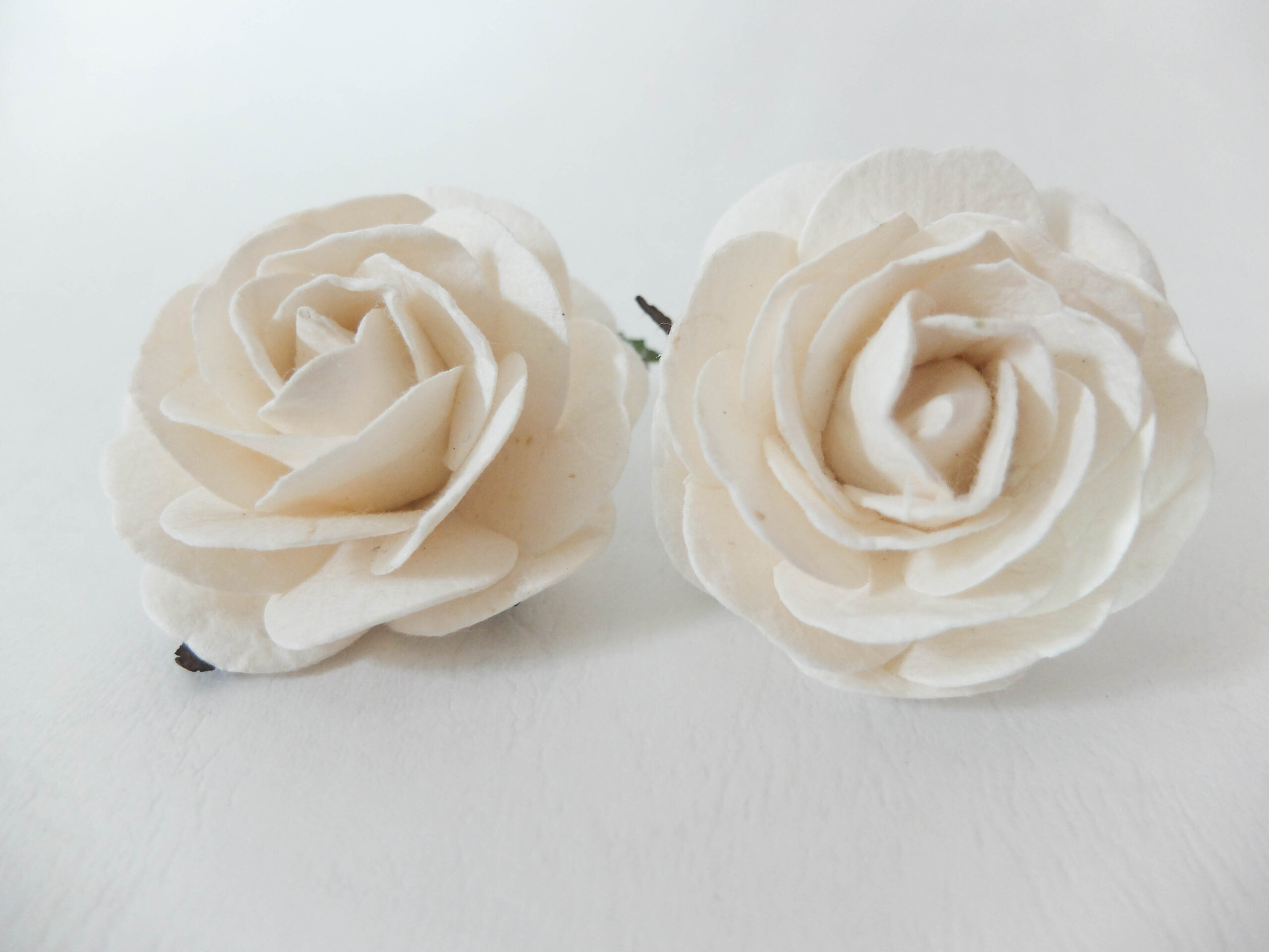 6cm paper roses in off white