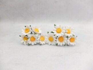 1" paper white daisies, 50 daisies, 2.5 cm mulberry paper flowers with wire stems